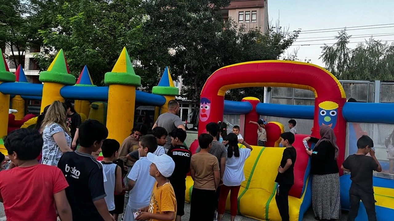 mahallede-senlik-var-istiklal-mahallesinde.webp