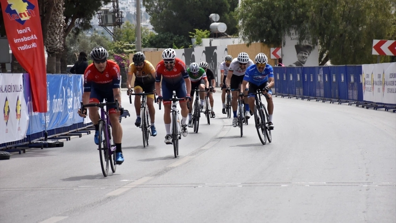 uluslararasi-bodrum-halikarnas-granfondo-yol-bisiklet-yarisinin-ucuncusu-yapildi.webp