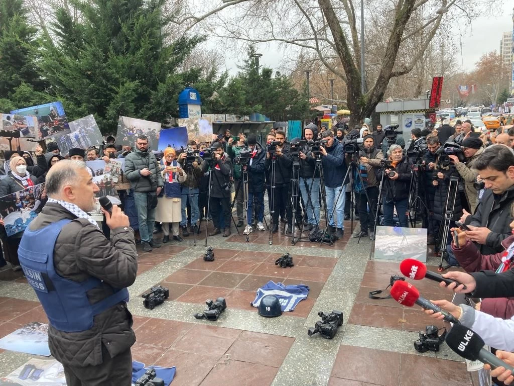 Ankara Güvenpark’ta Gazeteciler Gazze’de öldürülen gazeteciler için bir araya geldi! - Resim : 3