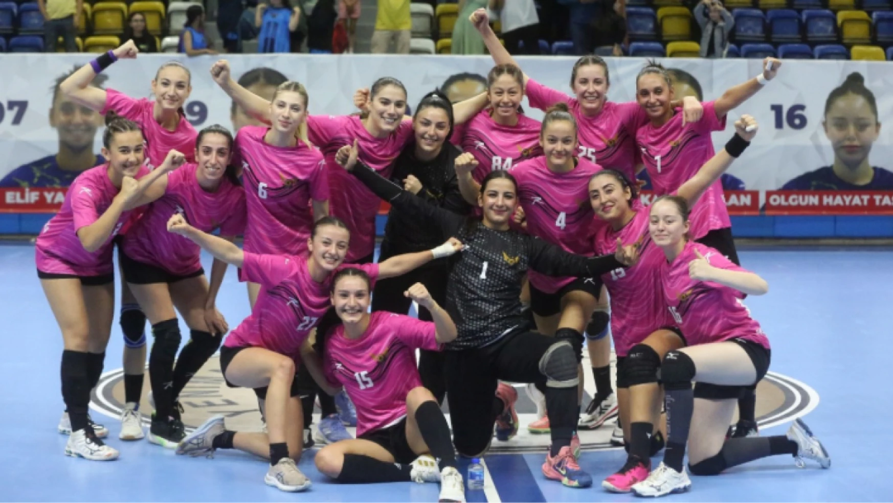 Yenimahalle Belediyespor'un başantrenör Serdar Eler hedefi gösterdi! EHF Avrupa Kupası'nda ilk 4