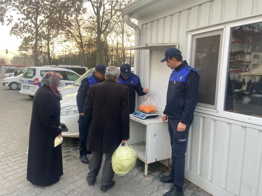 Sincan Belediyesi'nden ilçe vatandaşlarına ücretsiz pazar servisi - Resim : 3