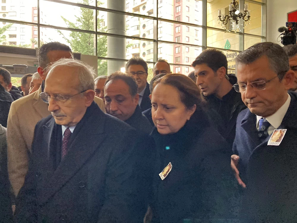 Özel ve Kılıçdaroğlu, Ankara Milletvekili Dinçer'in annesinin cenazesinde bir arada