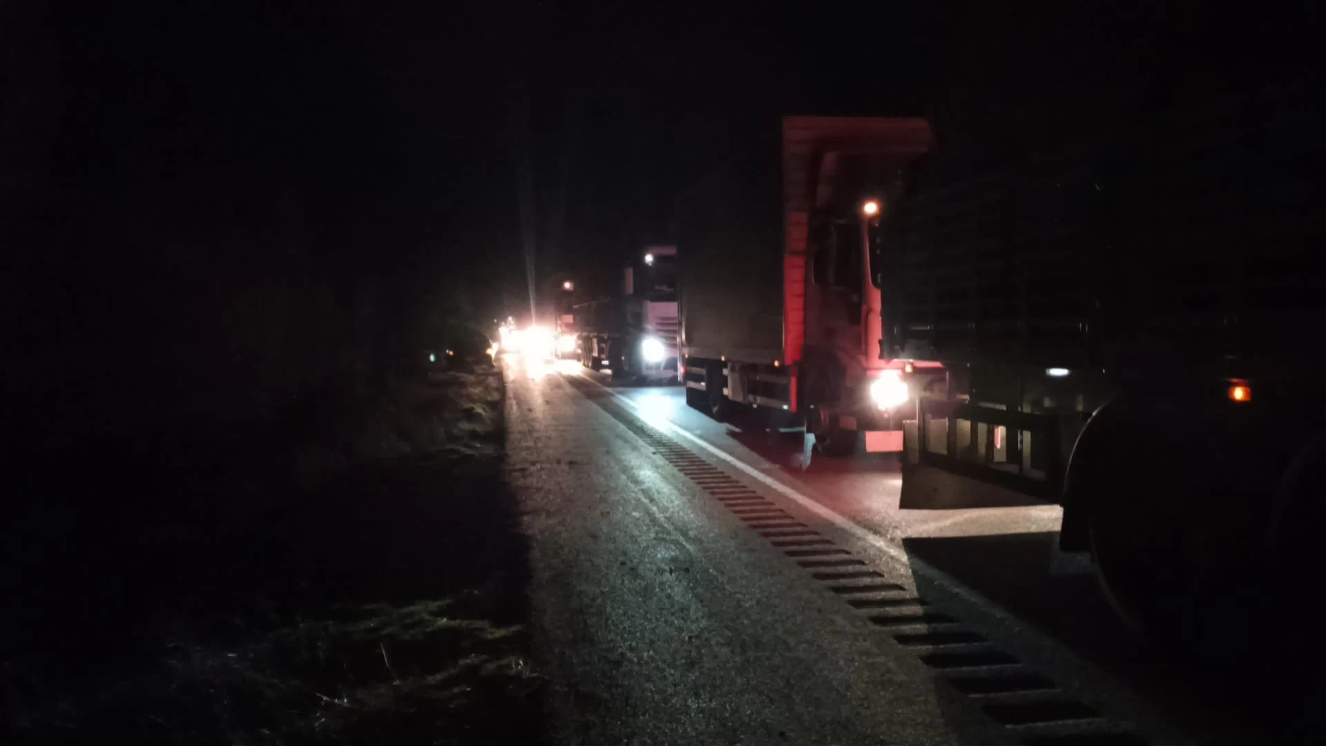 Akaryakıt yüklü tanker devrilmesi sonucu Çorum-Ankara karayolu trafiğe kapatıldı!