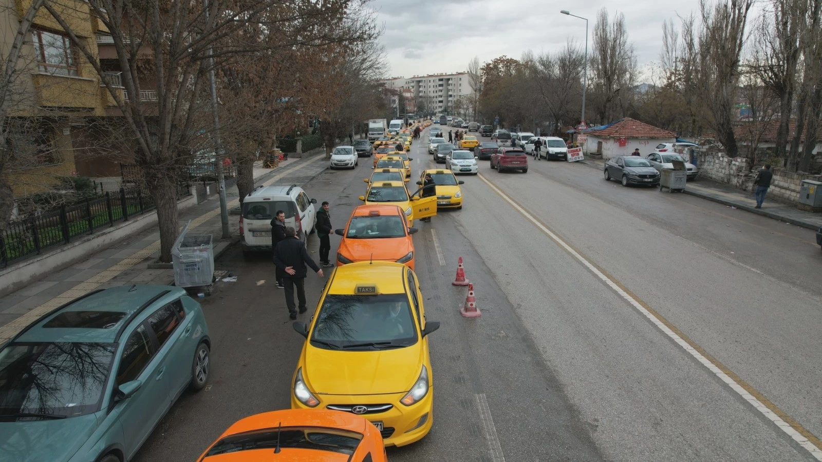 Ankara'da taksi tarifesi zamlandı! Taksiciler taksimetre ücretlerini güncellemek için sıraya girdi