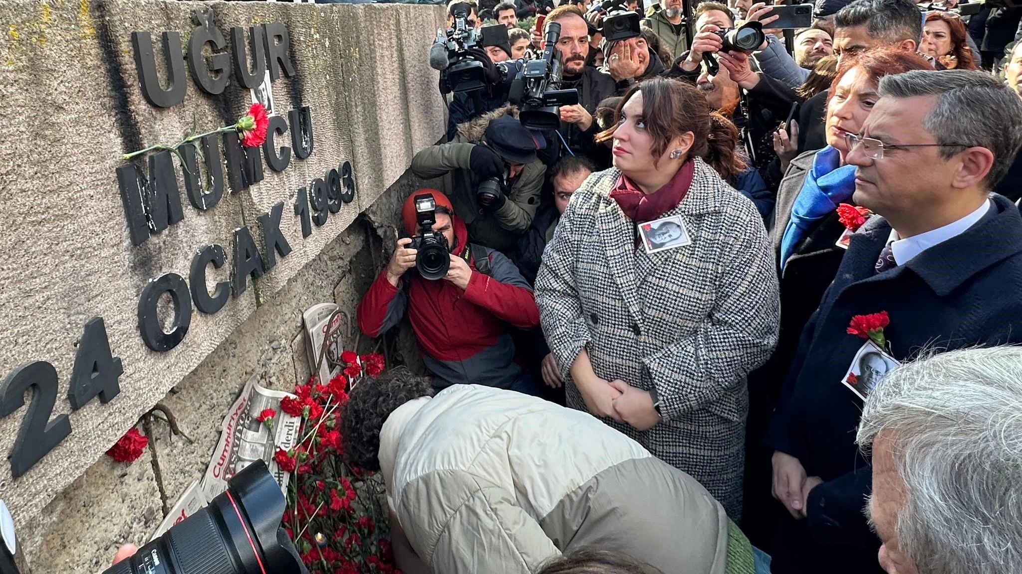 CHP Lideri Özgür Özel Uğur Mumcu'nun Ankara'daki anma töreninde konuştu