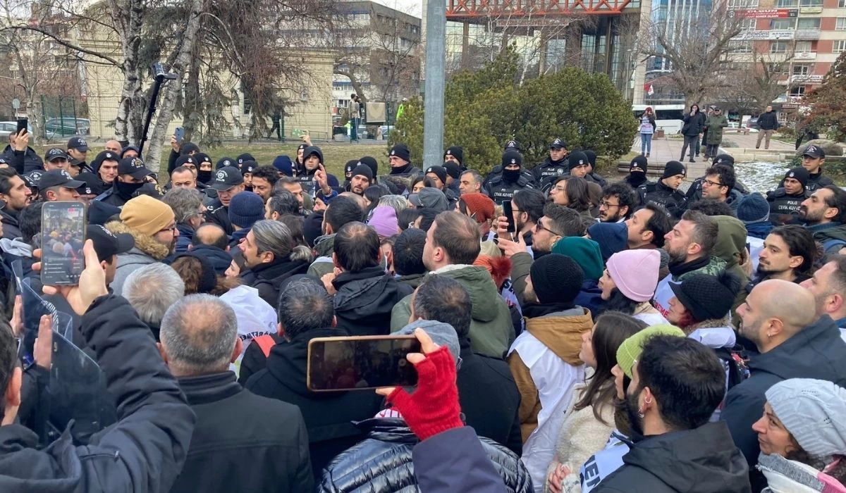 Özel sektör öğretmenlerinden eylem! TBMM Çankaya kapısına yürüdüler - Resim : 2