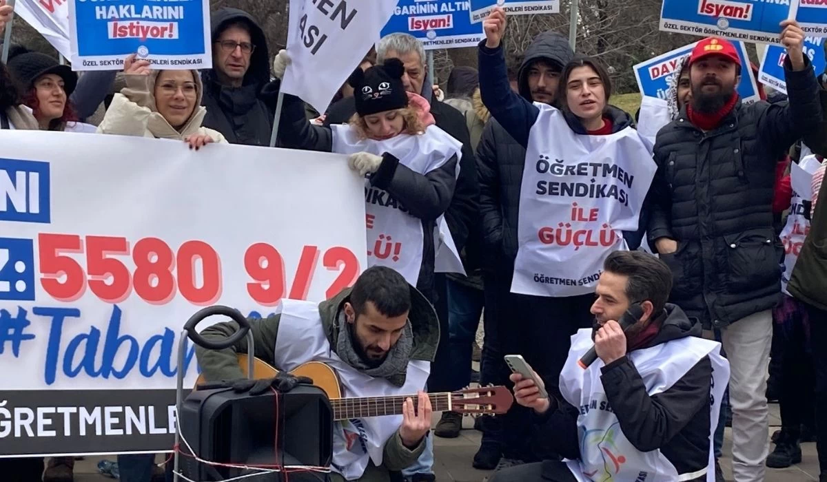 Özel sektör öğretmenlerinden eylem! TBMM Çankaya kapısına yürüdüler