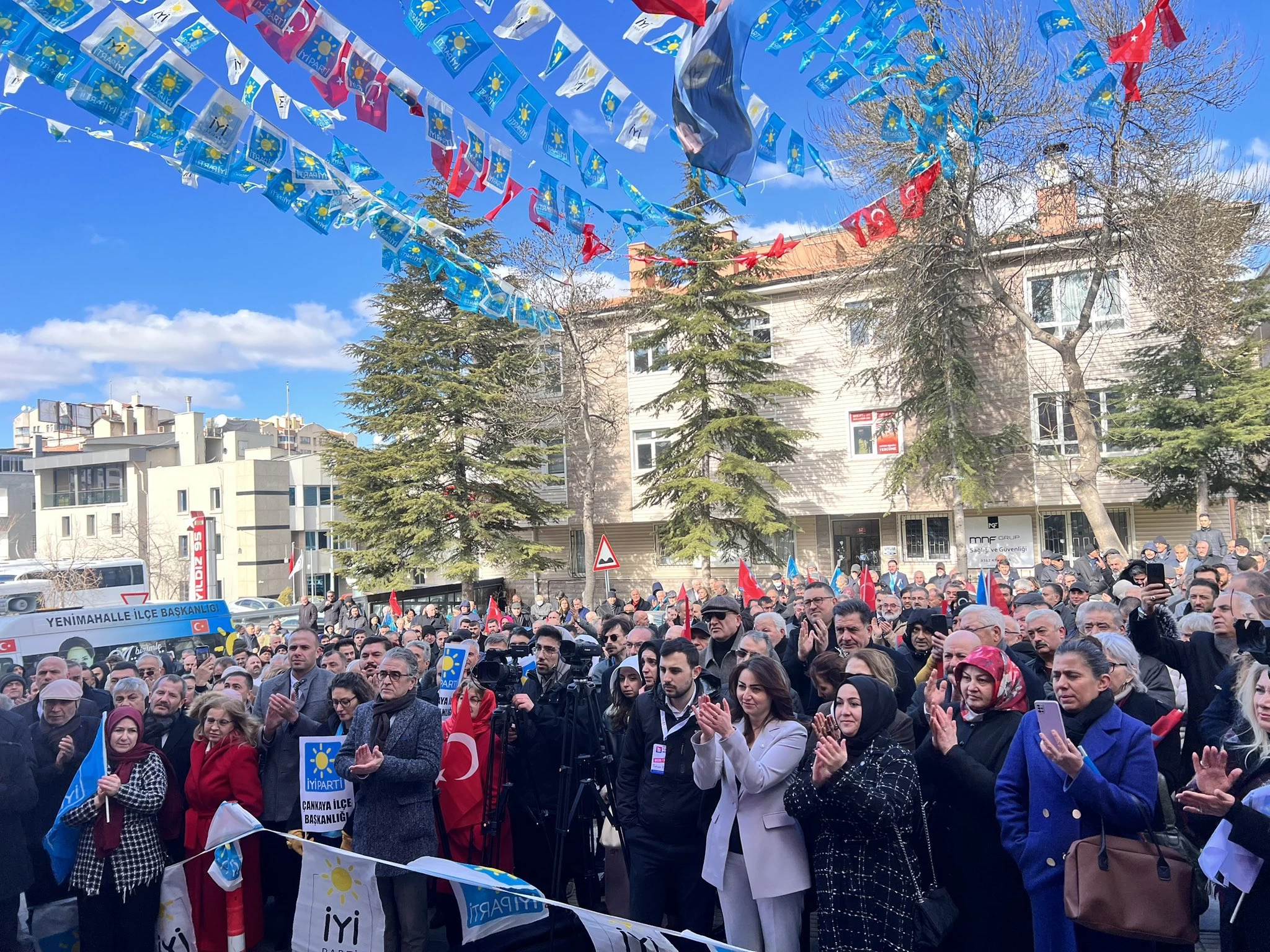 İYİ Parti ABB Başkan Adayı Cengiz Topel Yıldırım'dan rakiplerine sert sözler! Düello çağrısı yaptı - Resim : 2