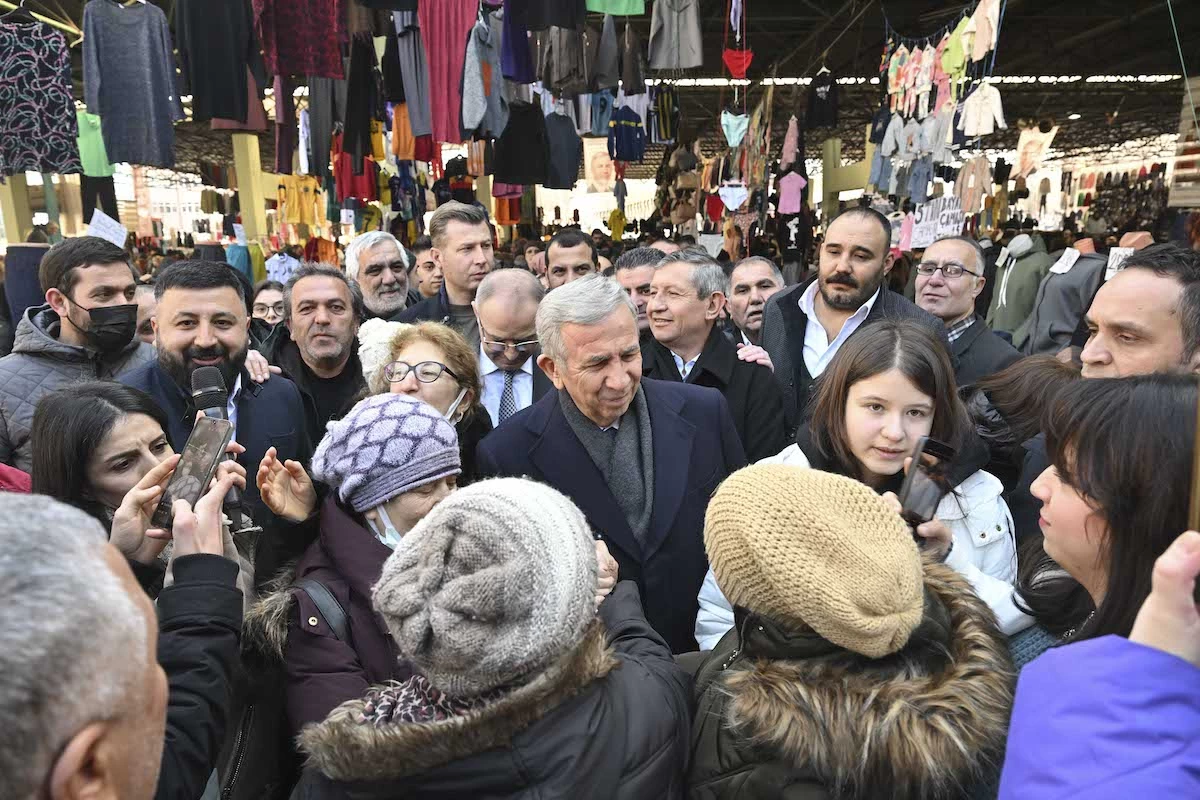 ABB Başkanı Yavaş'a Sıhhiye Yenişehir Pazaryerinde coşkulu karşılama!