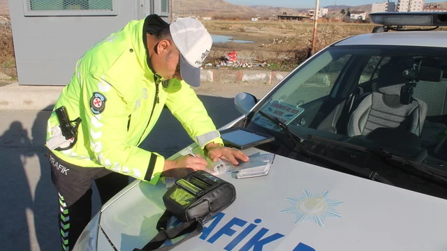 Milyonları ilgilendiren ceza açıkladı! 81 ilde denetimler başladı cüzdanınızda o hali varsa 2610 TL para ödeyeceksiniz - Resim : 2