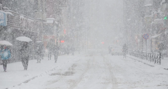 Meteoroloji saat vererek alarma geçirdi! Bir kent teyakkuz halinde o saatlerde fena bastıracak