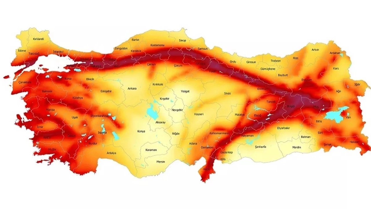 Zaman daralıyor iki ilçede tehlike çanları çalıyor! 7 büyüklüğünde bir deprem her şeyi yerle bir edebilir