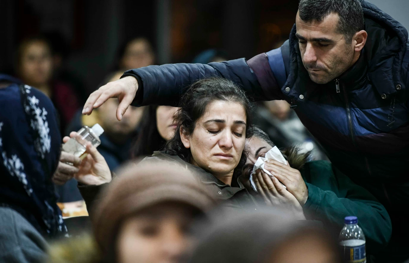 Ankara Büyükşehir Belediyesi deprem felaketinin yıl dönümünde hayatını kaybeden vatandaşlar için anma programı düzenledi - Resim : 3