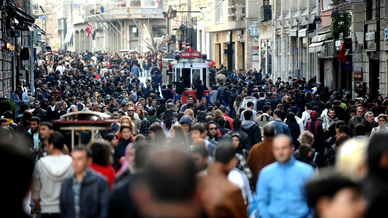 Türkiye'de nüfus arttı mı, azaldı mı, nüfusu en az ve en çok olan il hangisi?