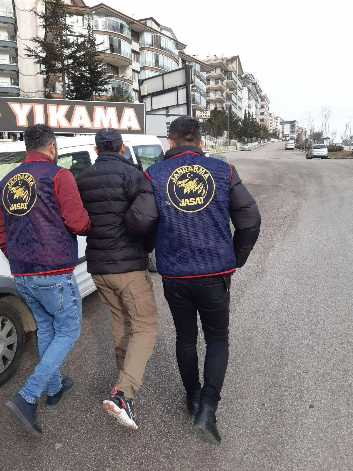 Ankara Keçiören'de cinayetten aranan 2 kişi yakalandı!