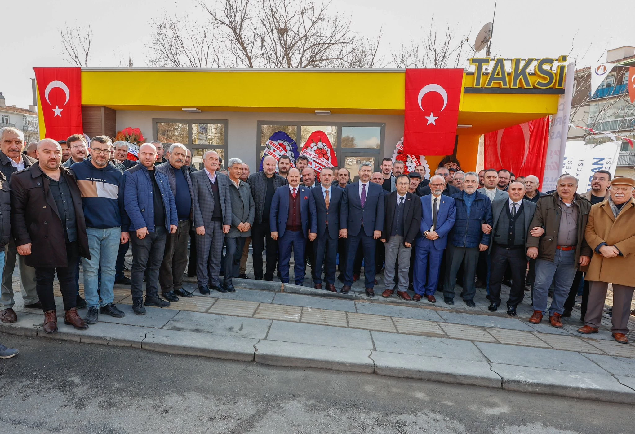 Sincan Belediyesi tarafından Törekent'te yenilenen taksi durağı hizmete açıldı