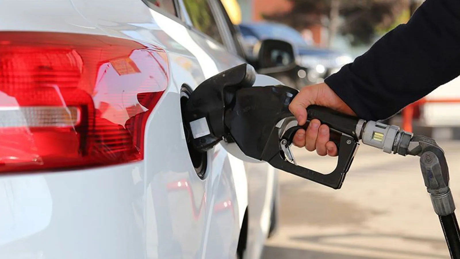 Akaryakıt istasyonlarında bu rakamı görünce şaşırmayın zam resmen geldi! Motorinin ardından bu kez benzine kallavi zam - Resim : 2