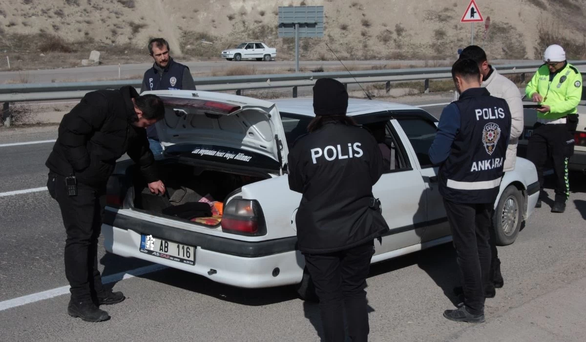 Polisler Ankara Beypazarı'nda denetimlerini sıklaştırdı