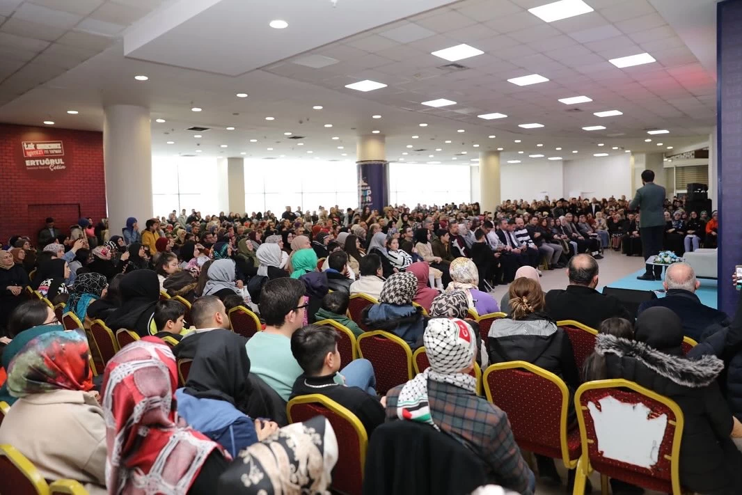 Pursaklar Belediyesinin düzenlediği Pursaklar 2. Kitap Günlerinin finali yapıldı! - Resim : 2