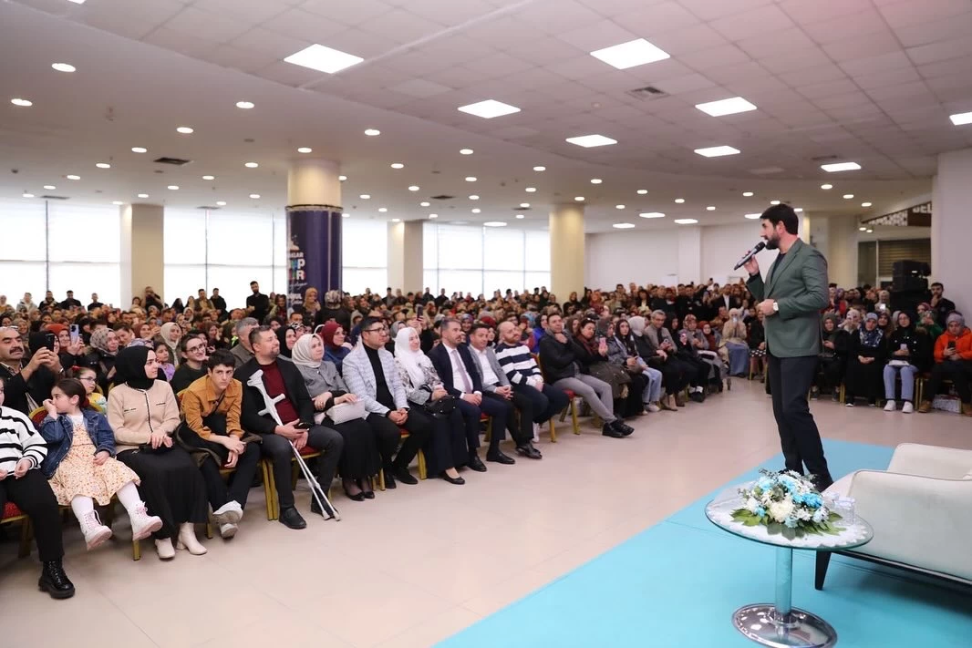Pursaklar Belediyesinin düzenlediği Pursaklar 2. Kitap Günlerinin finali yapıldı! - Resim : 3