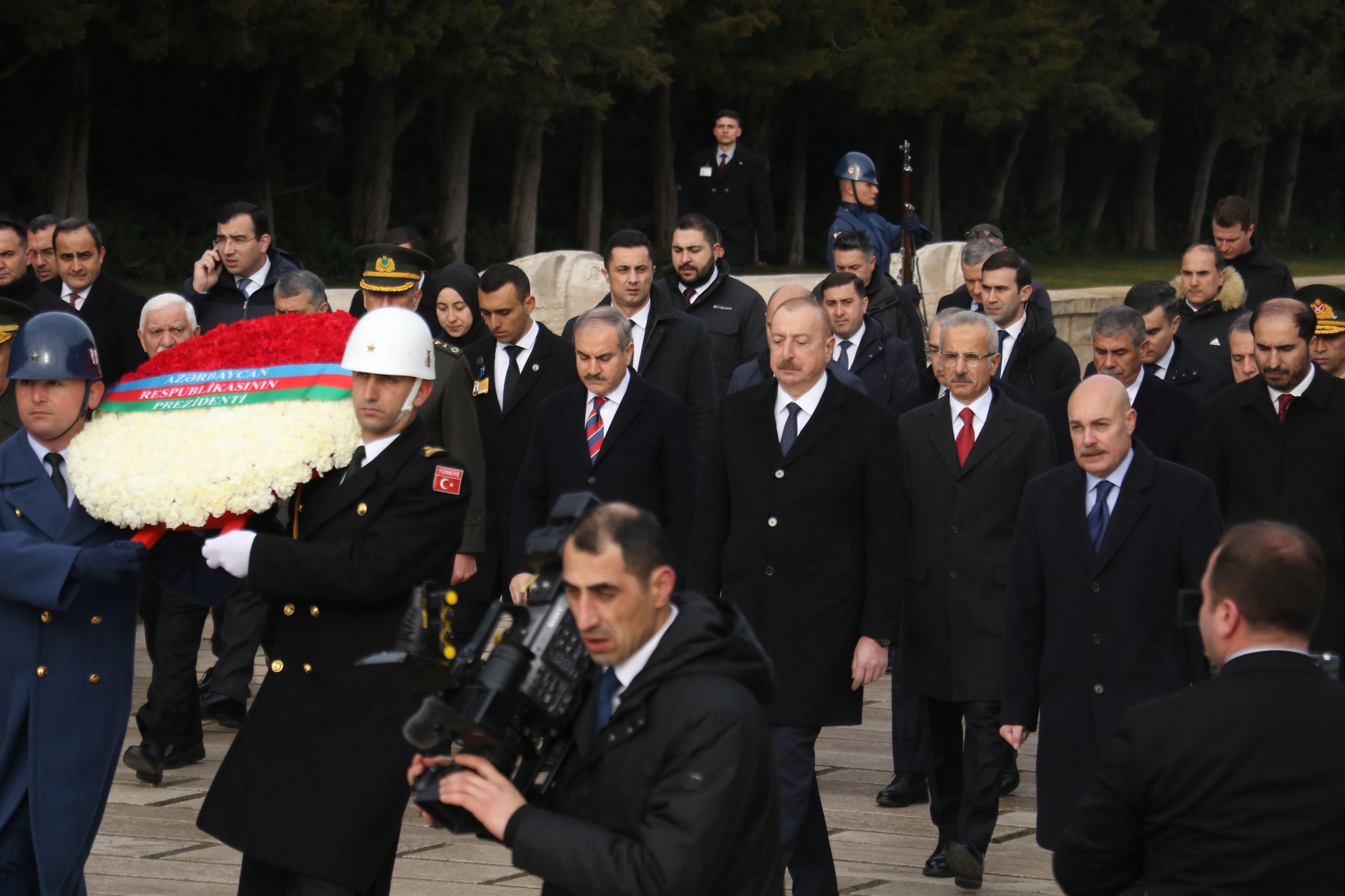 Azerbaycan Cumhurbaşkanı Aliyev seçildikten sonraki ilk resmi ziyaretini Türkiye'ye yaptı - Resim : 2