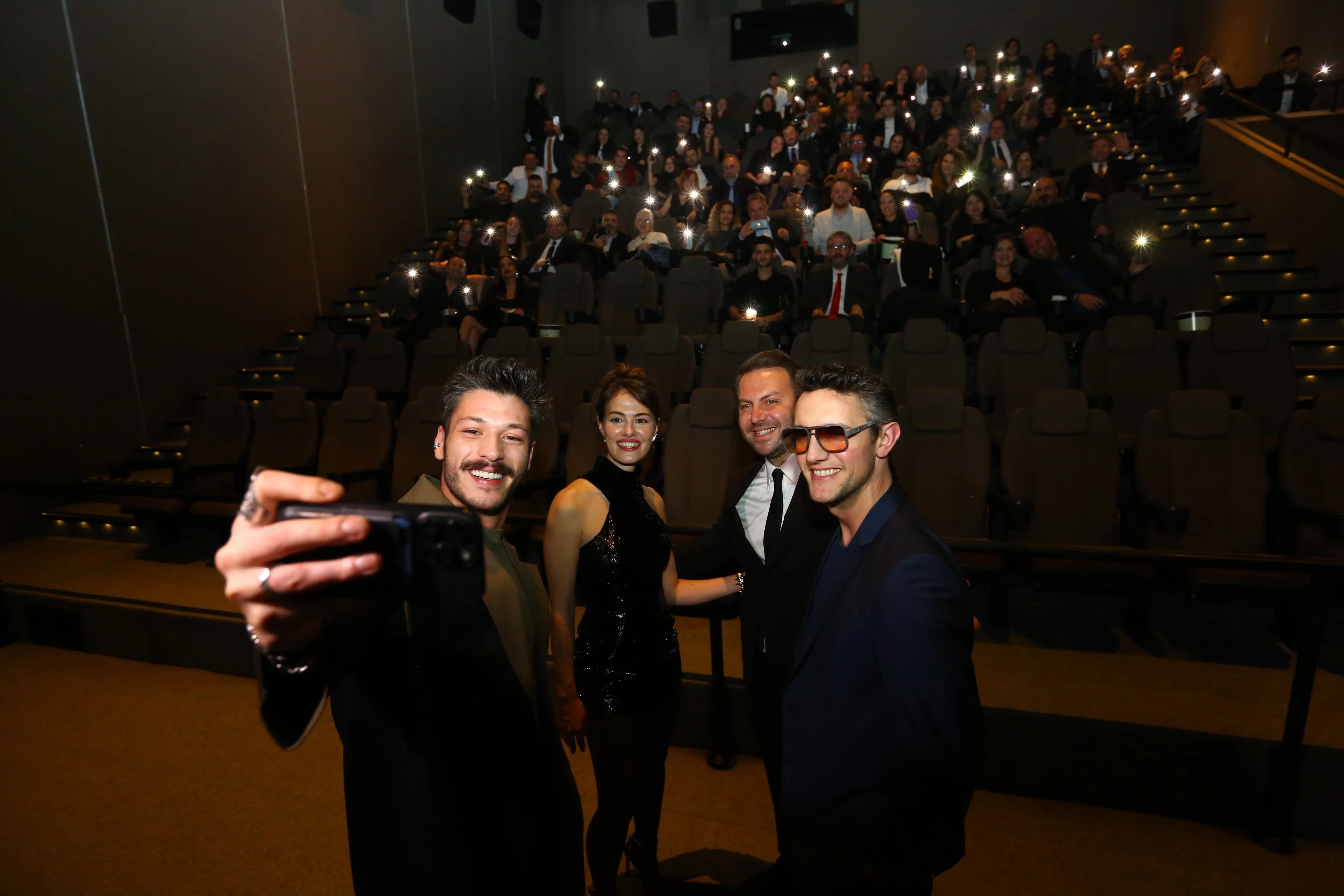 Zaferin Rengi filmi oyuncuları Ankara'da seyircilerle buluştu!