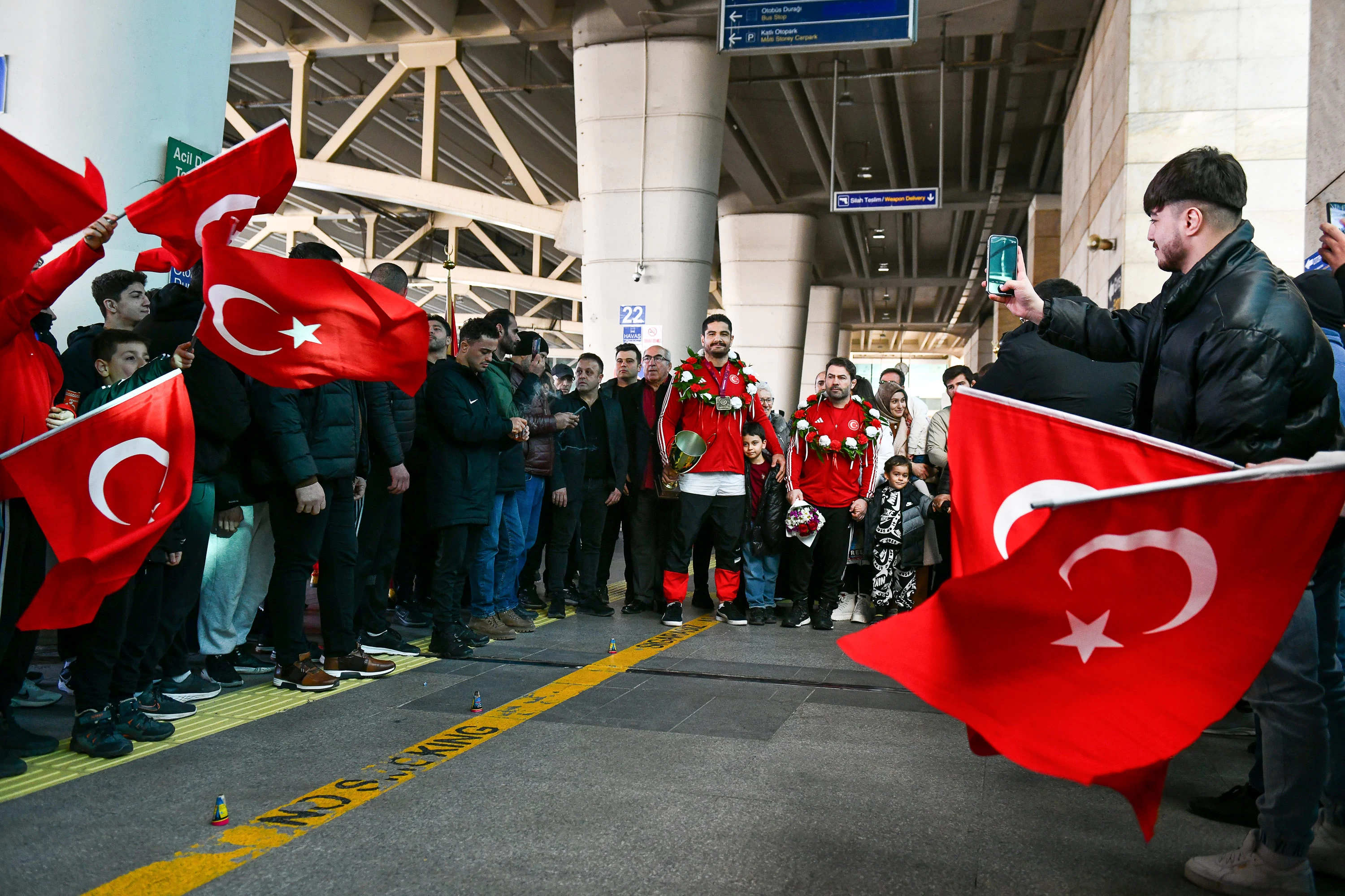 2024 Avrupa Güreş Şampiyonası’nda derece alan ASKİ Sporlu Milli Güreşçiler yurda döndü!