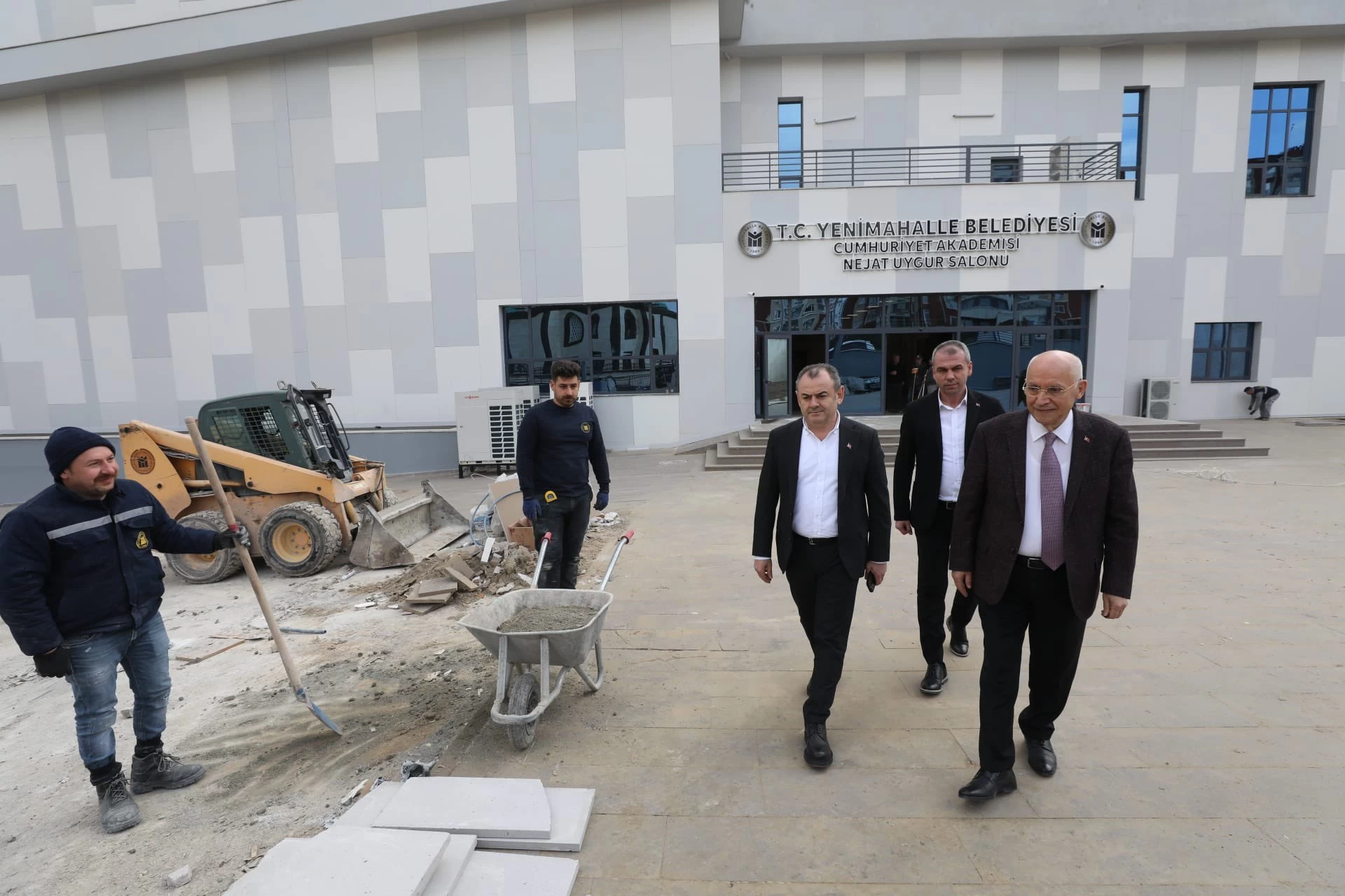 Yenimahalle Belediye Başkanı Fethi Yaşar Cumhuriyet Akademisi inşaatında gelinen son durumu paylaştı