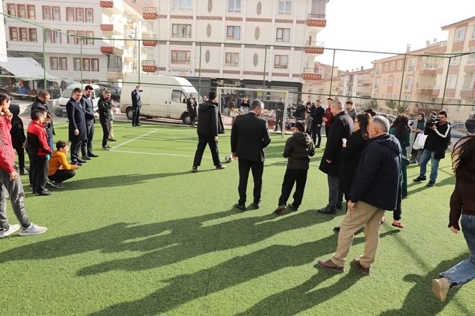 Pursaklar Belediye Başkanı Ertuğrul Çetin ilçede spor yatırımlarının devam edeceğini söyledi
