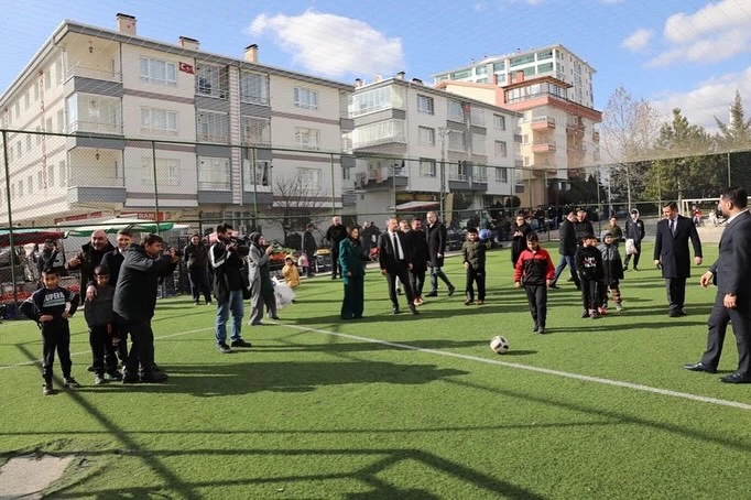 Pursaklar Belediye Başkanı Ertuğrul Çetin ilçede spor yatırımlarının devam edeceğini söyledi - Resim : 2
