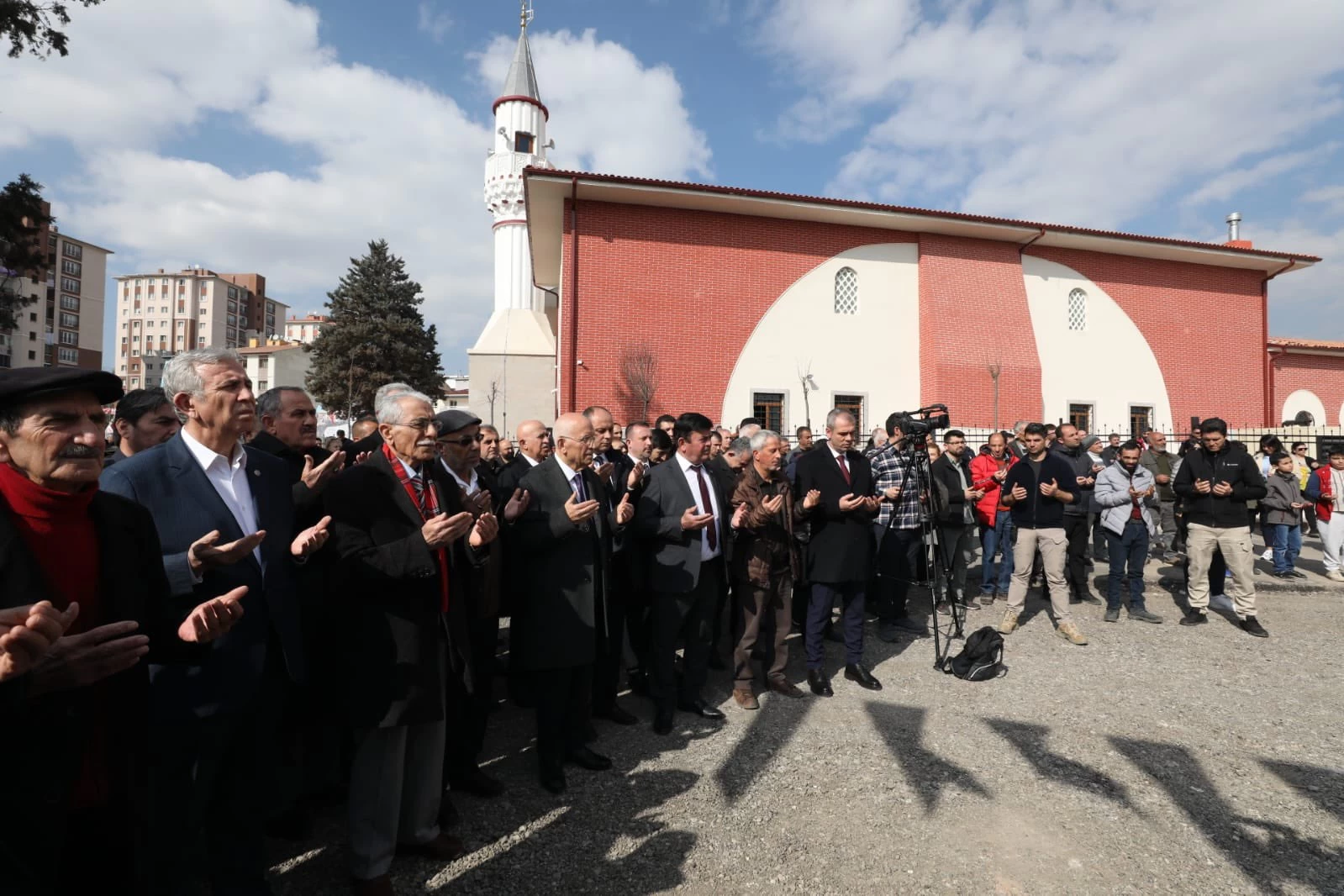 Yenimahalle Belediye Başkanı Yaşar ABB Başkanı Yavaş ile Hacı Ziya Yaman Camisinin açılışına katıldı - Resim : 2