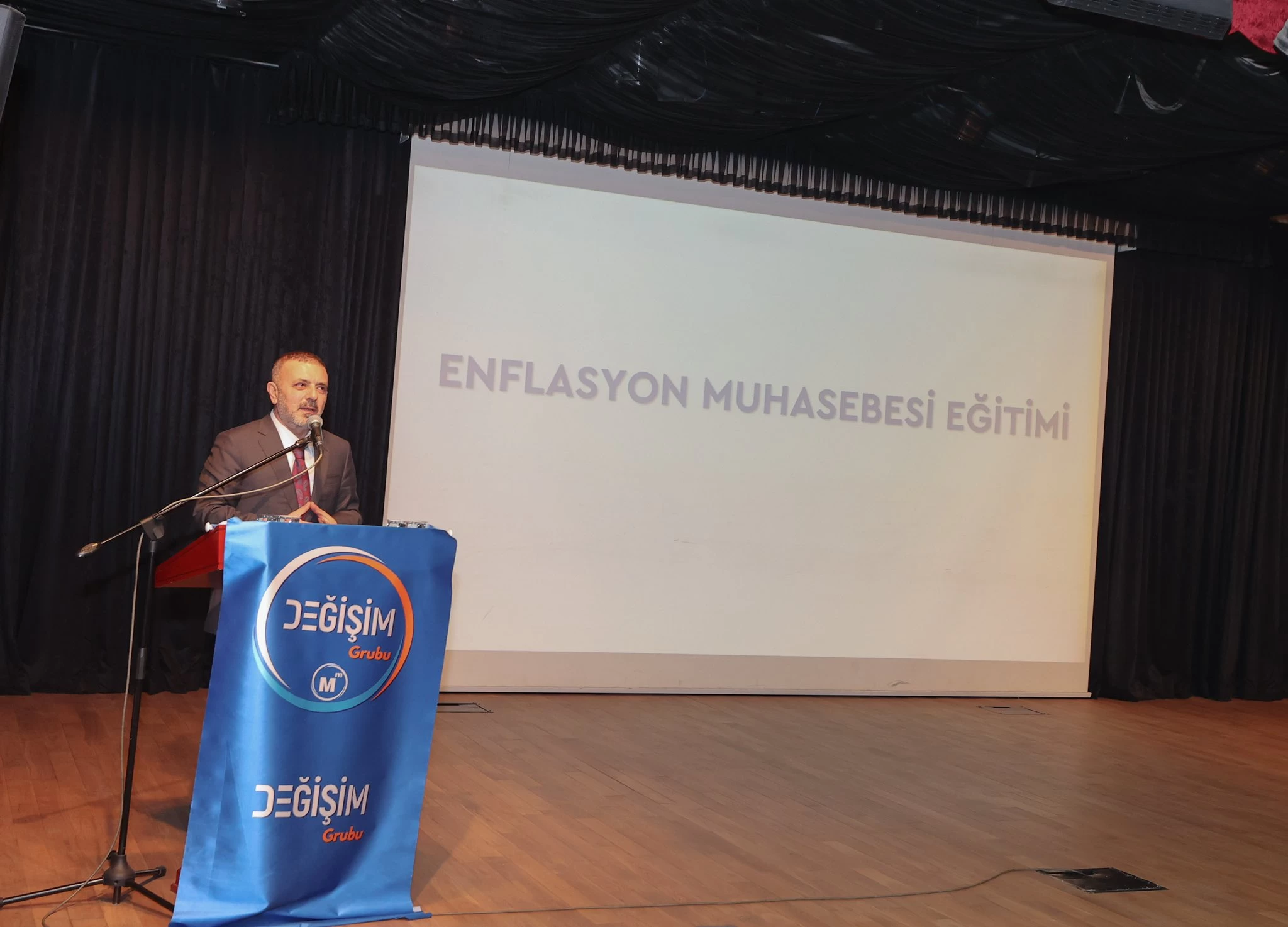 Sincan Belediye Başkanı Murat Ercan Sincanlı muhasebeci ve mali müşavirler ile bir araya geldi