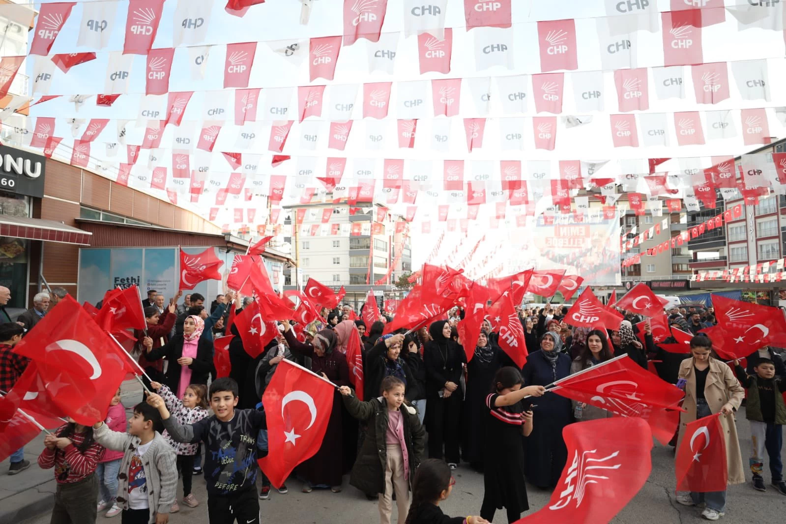 Yenimahalle Belediye Başkanı Fethi Yaşar projelerini açıklamaya devam ediyor