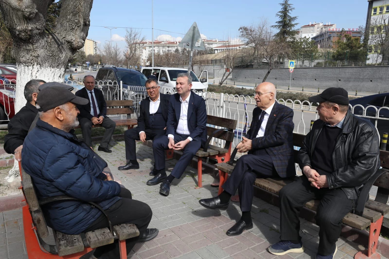 Yenimahalle Belediye Başkanı Fethi Yaşar Kentkoop mahallesini ziyaret etti