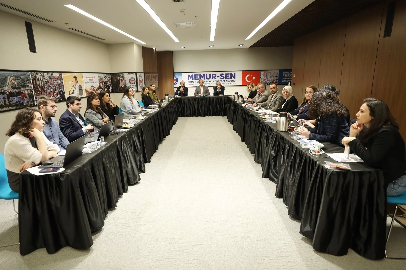 Sağlık Sen Genel Başkanı Mahmut Faruk Doğan Hemşirelerin özlük hakları için çalıştıklarını söyledi