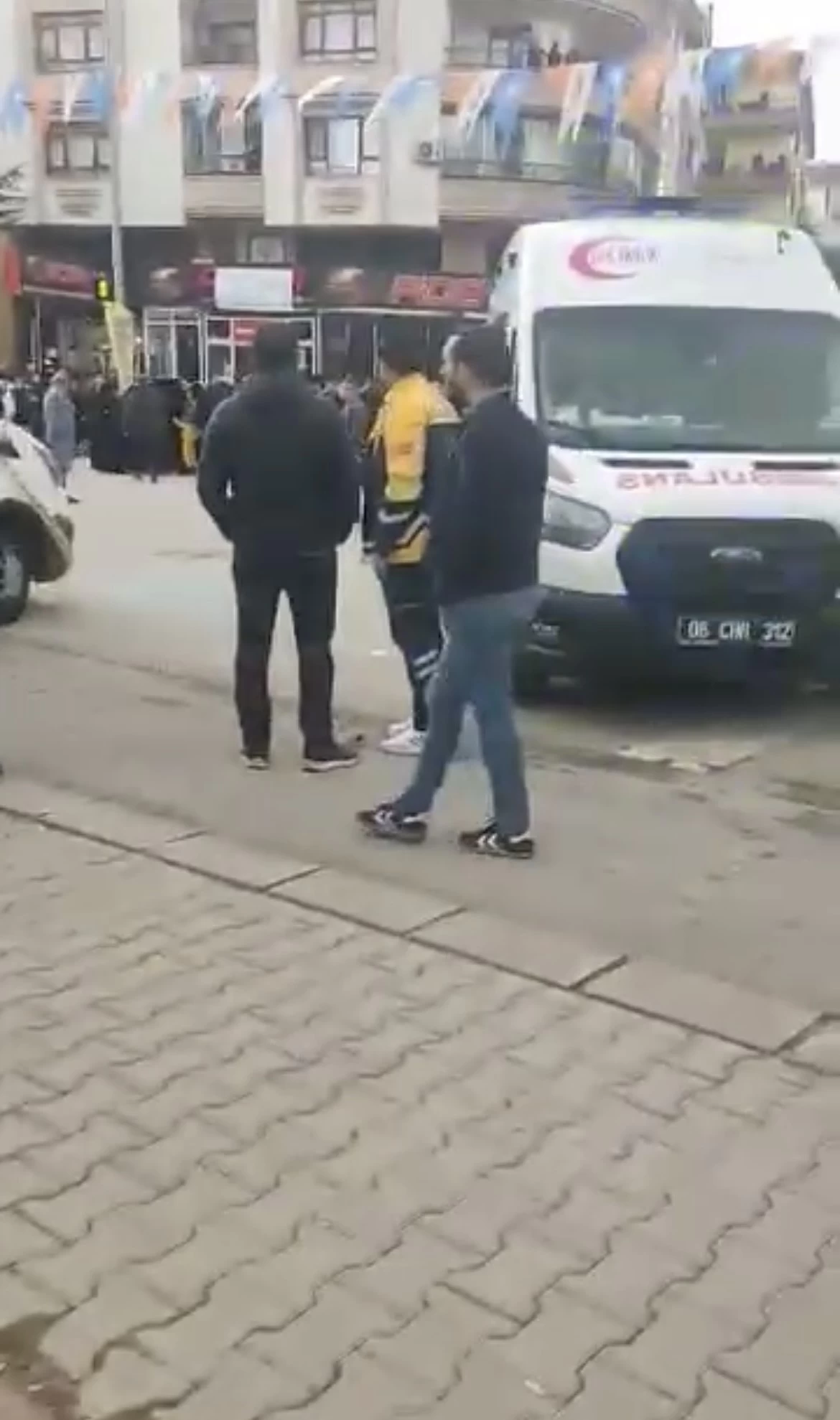 Ankara Pursaklar'da bir minibüse silahlı saldırı! Yaralılar var