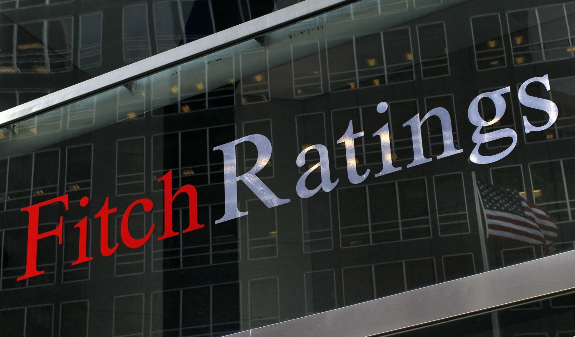 Fitch Türkiye'nin kredi notunu yükselttiğini açıkladı