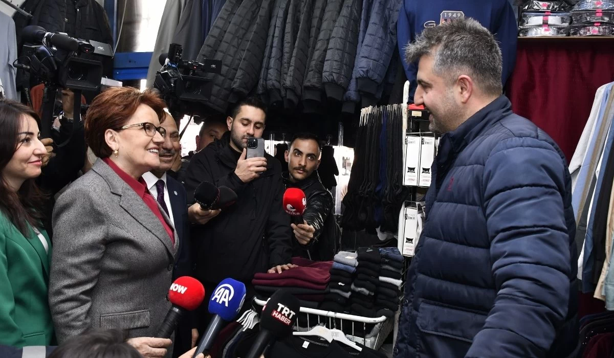 İYİ Parti Lideri Akşener Ankara'da esnaf ziyaretinde! Size faydası olacak kişiye oy verin - Resim : 2