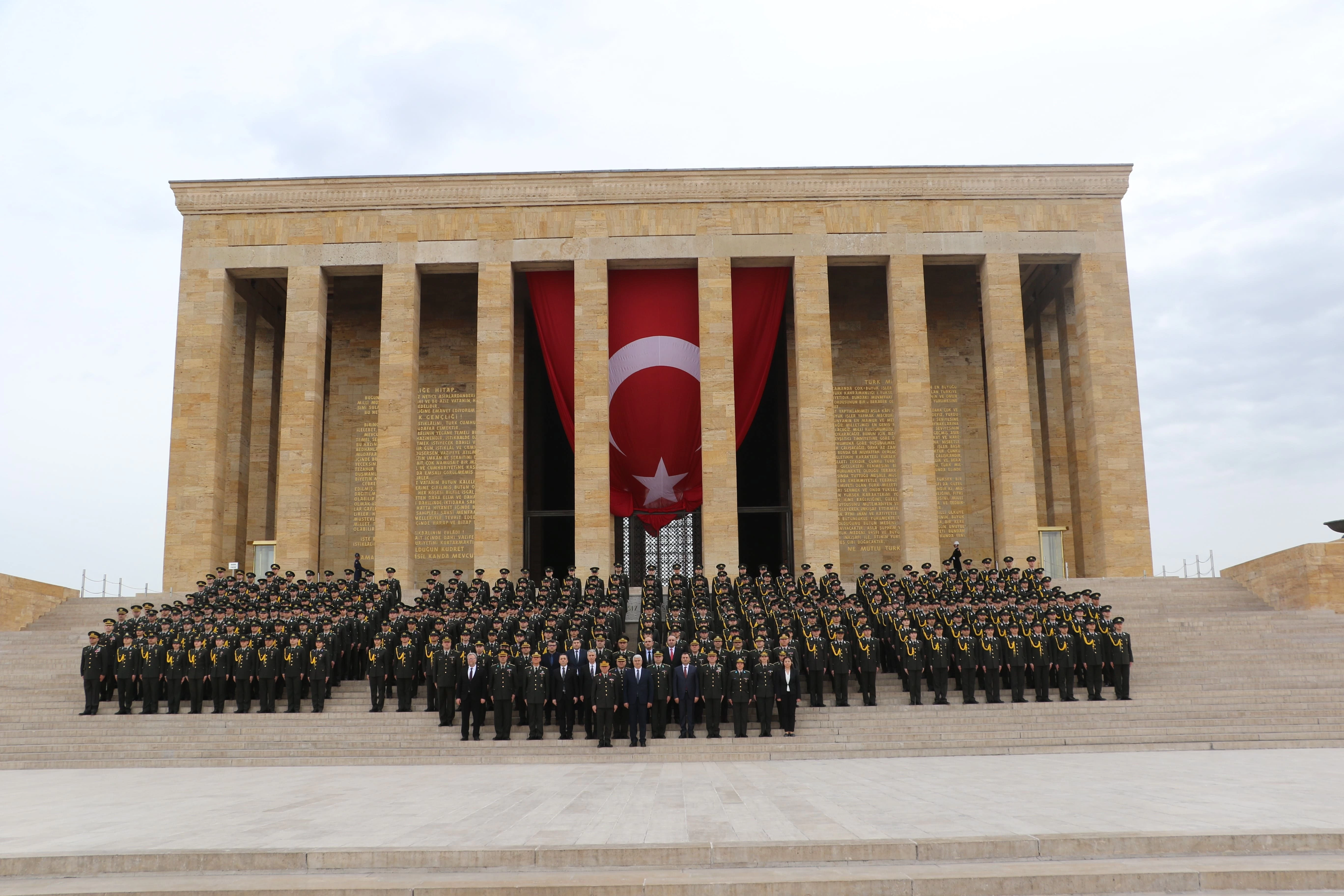 Kara Harp Okulu öğrencileri Anıtkabir'i ziyaret etti