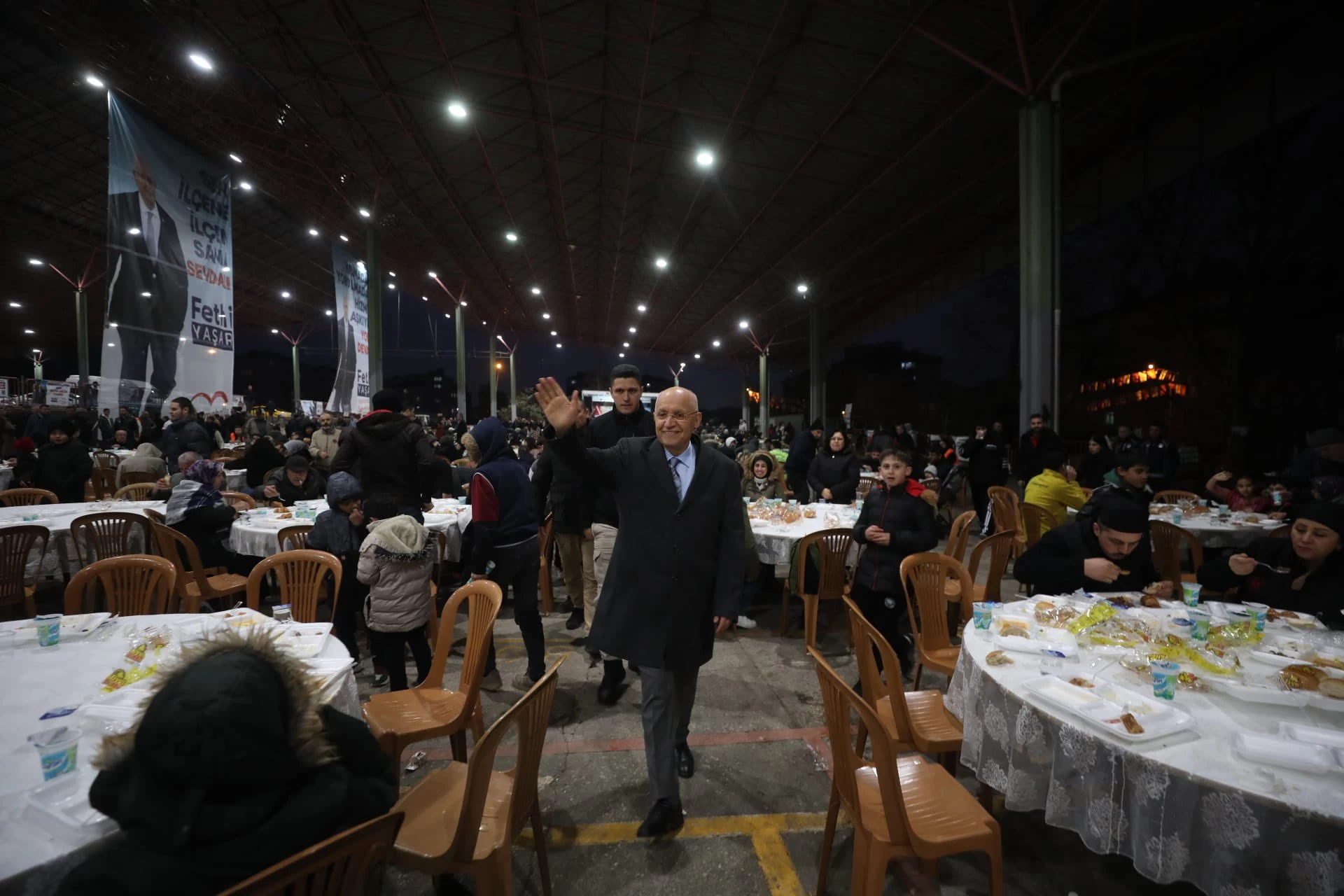 Yenimahalle Belediyesi tarafından Geleneksel Mahalle İftarı gerçekleştirildi - Resim : 2