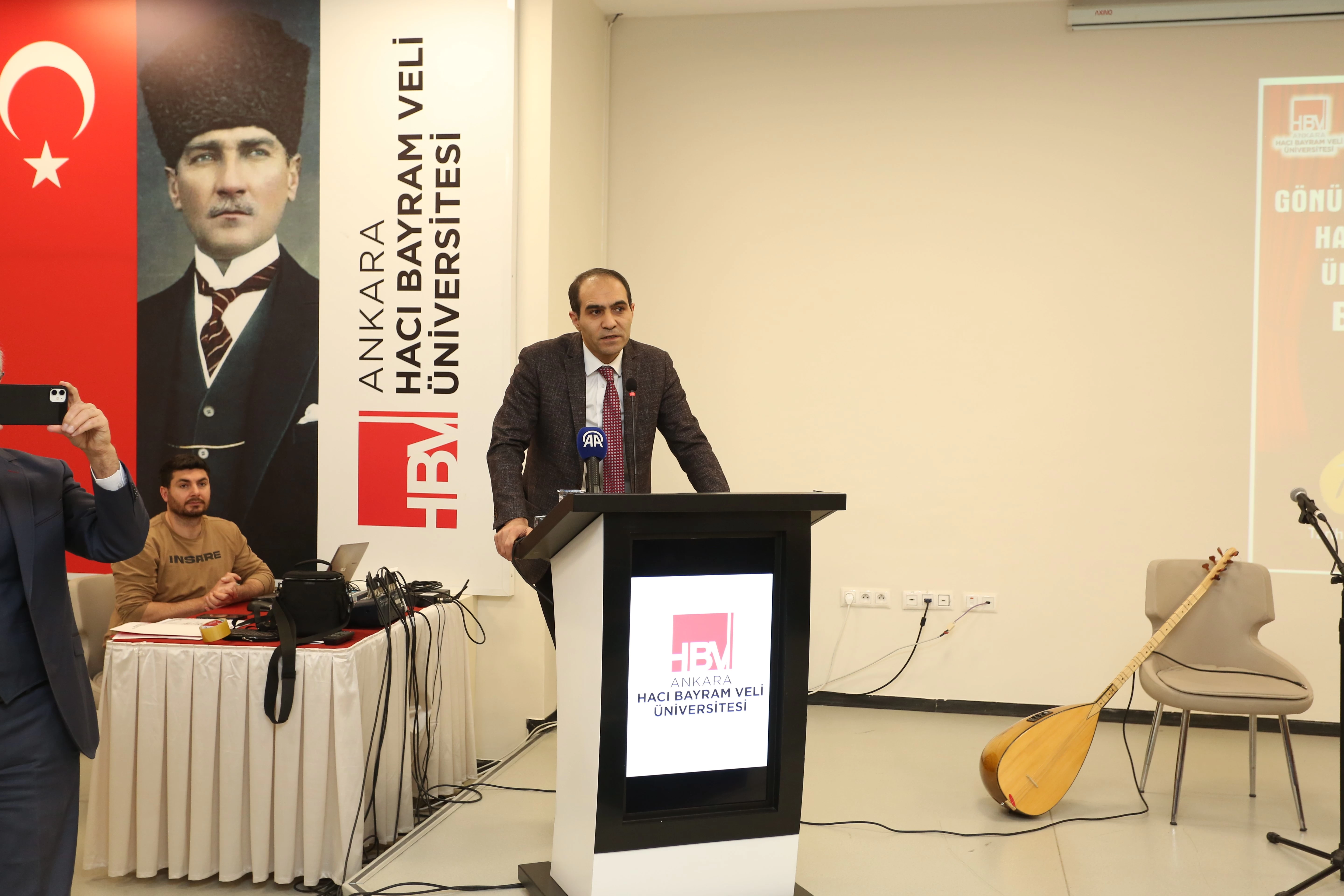 Gazi Üniversitesi Rektörü Prof. Dr. Musa Yıldız Türkülerin Gözesi Aşık Veysel’den Mahsuni’ye Bu Yılın Enleri ödülüne layık görüldü