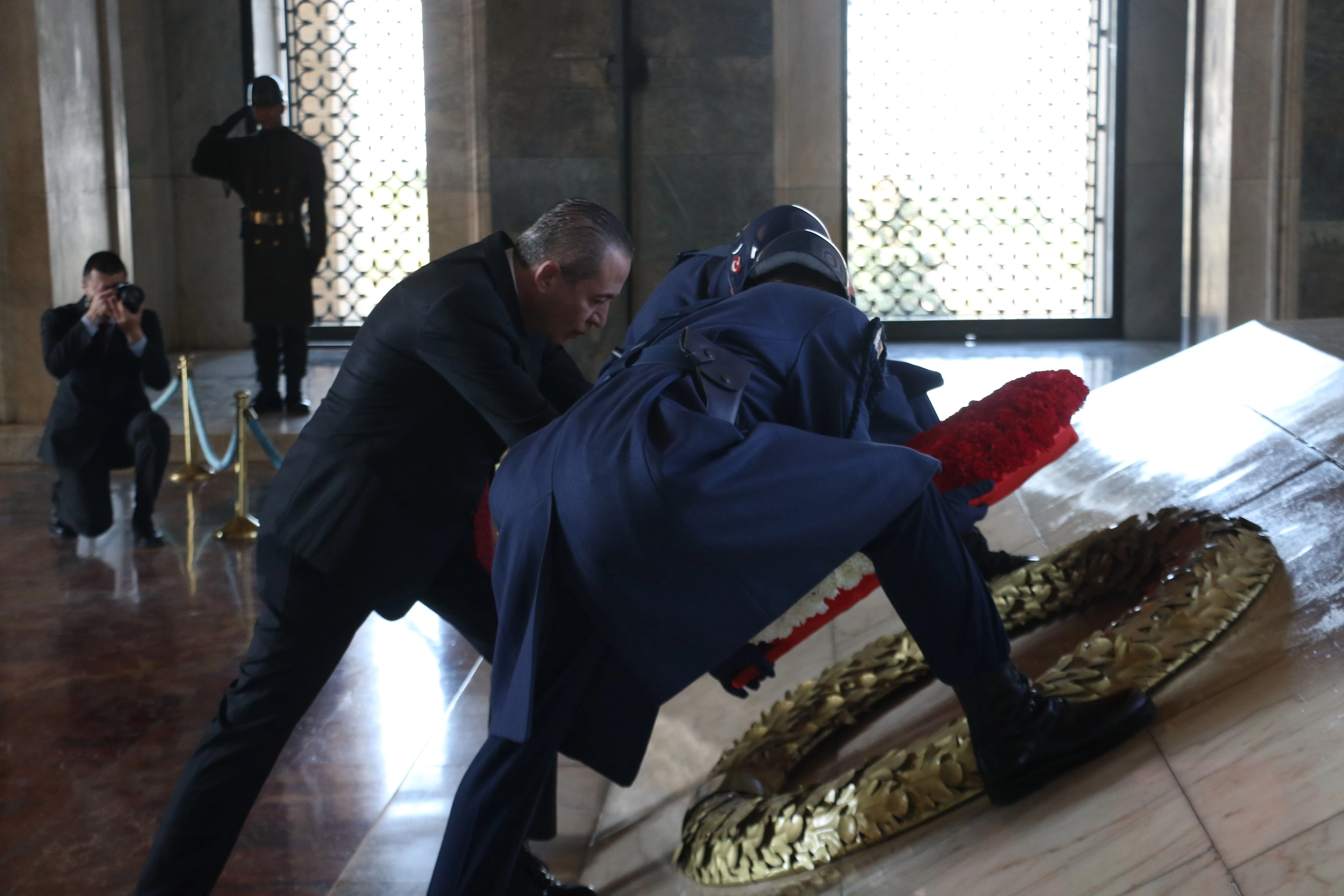 Gençlerbirliği Başkanı Osman Sungur Anıtkabir'i ziyaret etti