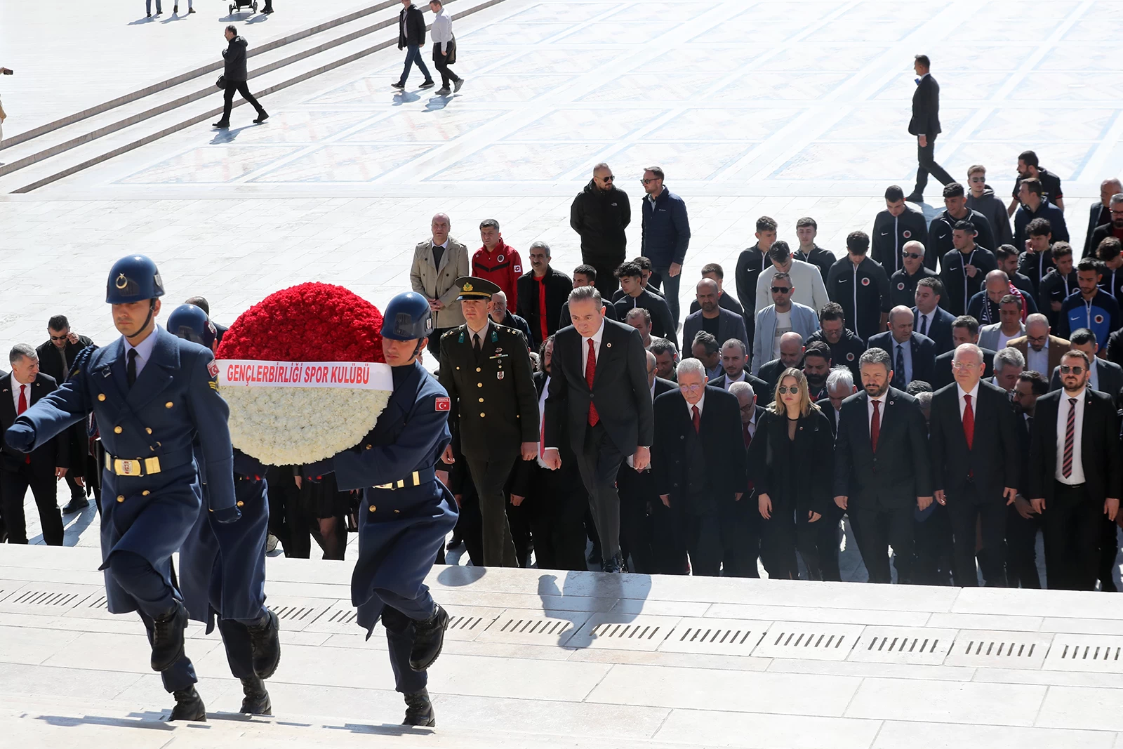 Gençlerbirliği'nden Anıtkabir ziyareti!