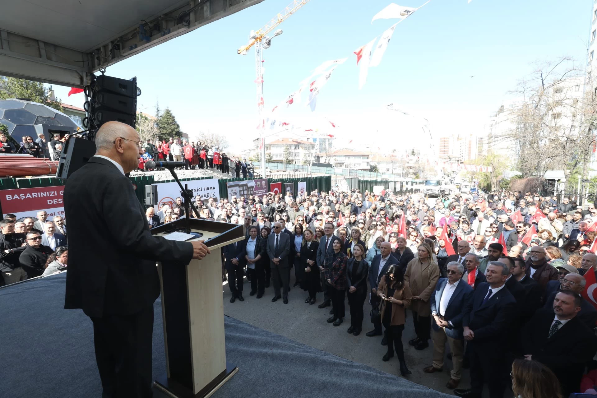 Yenimahalle Belediye Başkanı Fethi Yaşar eğitim kalitesini arttırmak için çalıştıklarını söyledi