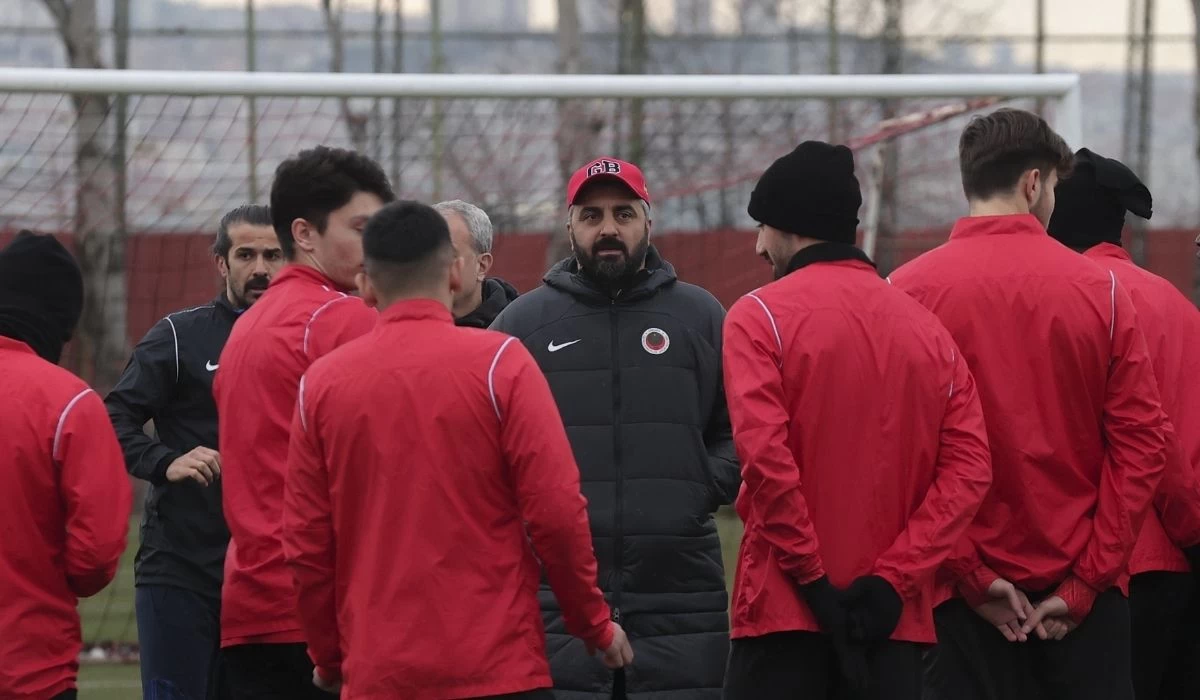 Gençlerbirliği Teknik Direktörü Sinan Kaloğlu Play-Off için mücadele etmeye devam edeceklerini söyledi - Resim : 2