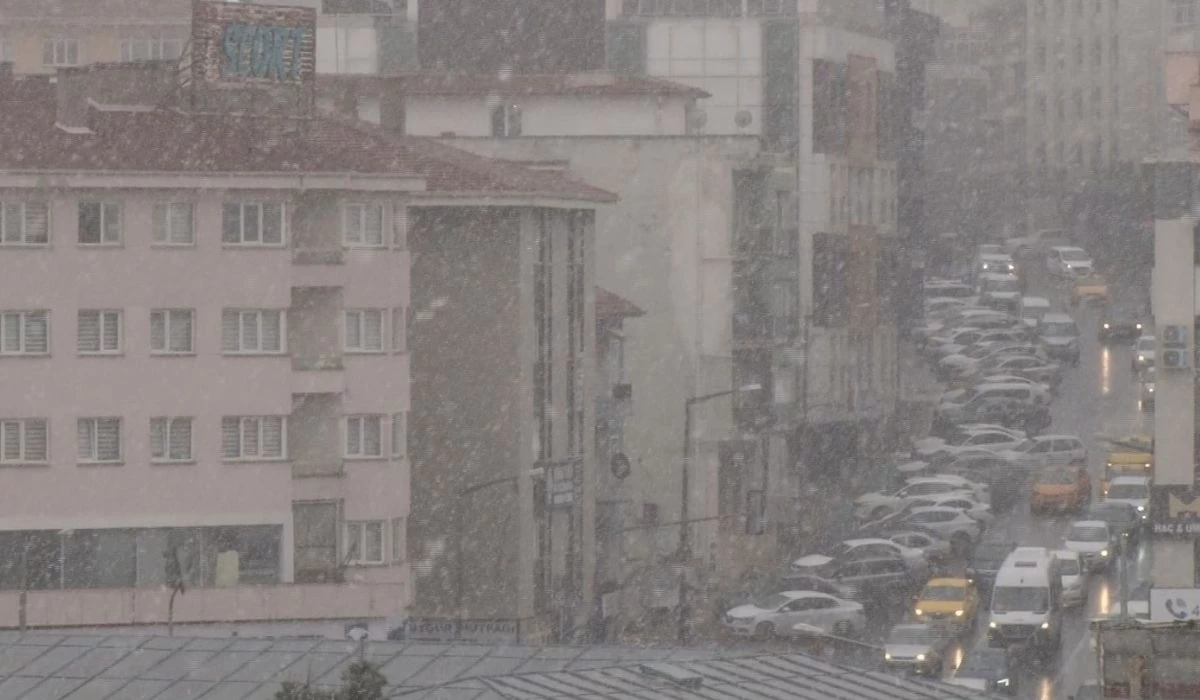 Başkentte kar yağışı etkili oldu!