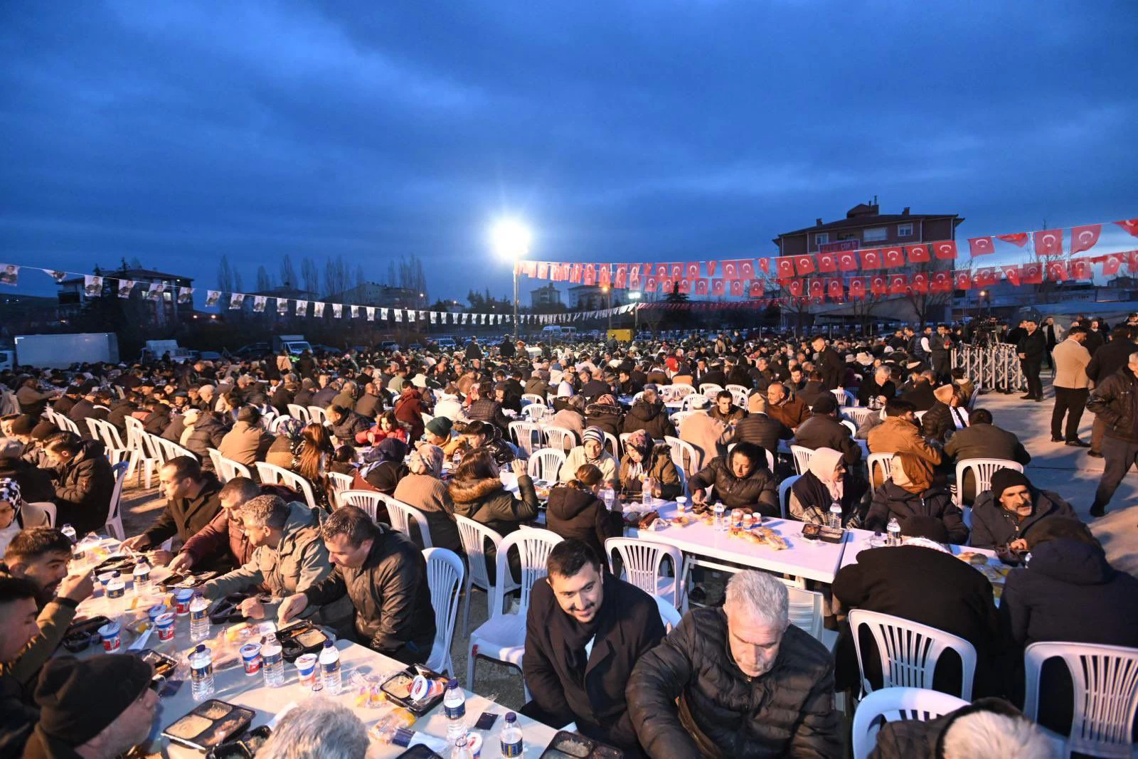 ABB Başkanı Mansur Yavaş Elmadağlılar ile iftar organizasyonunda buluştu!