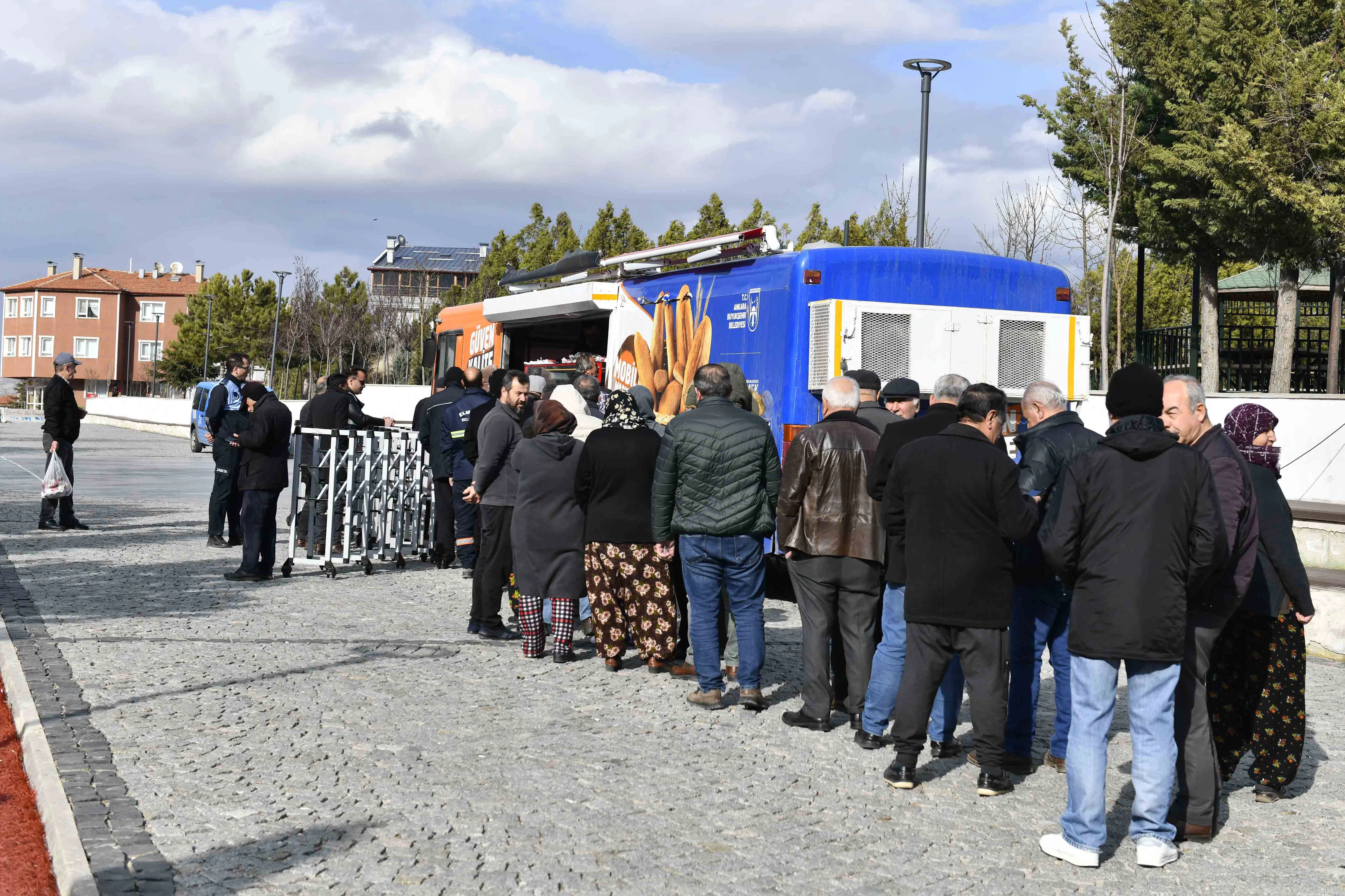 Ankaralılar uygun fiyatlı eti tüketmeye devam ediyor! 15 günde 81 ton et satıldı - Resim : 3