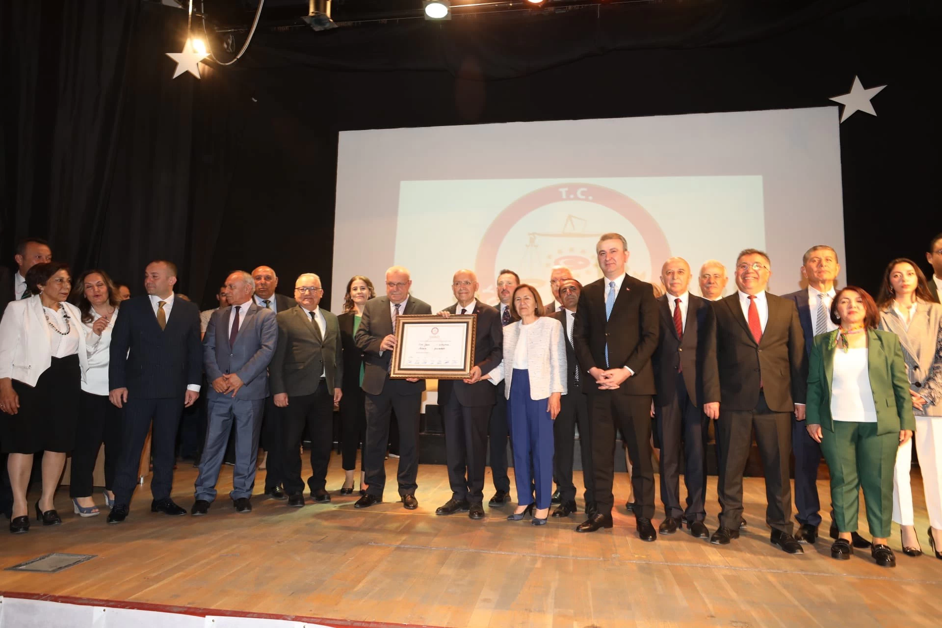 Yenimahalle Belediye Başkanı Fethi Yaşar düzenlenen törenle mazbatasını aldı - Resim : 2