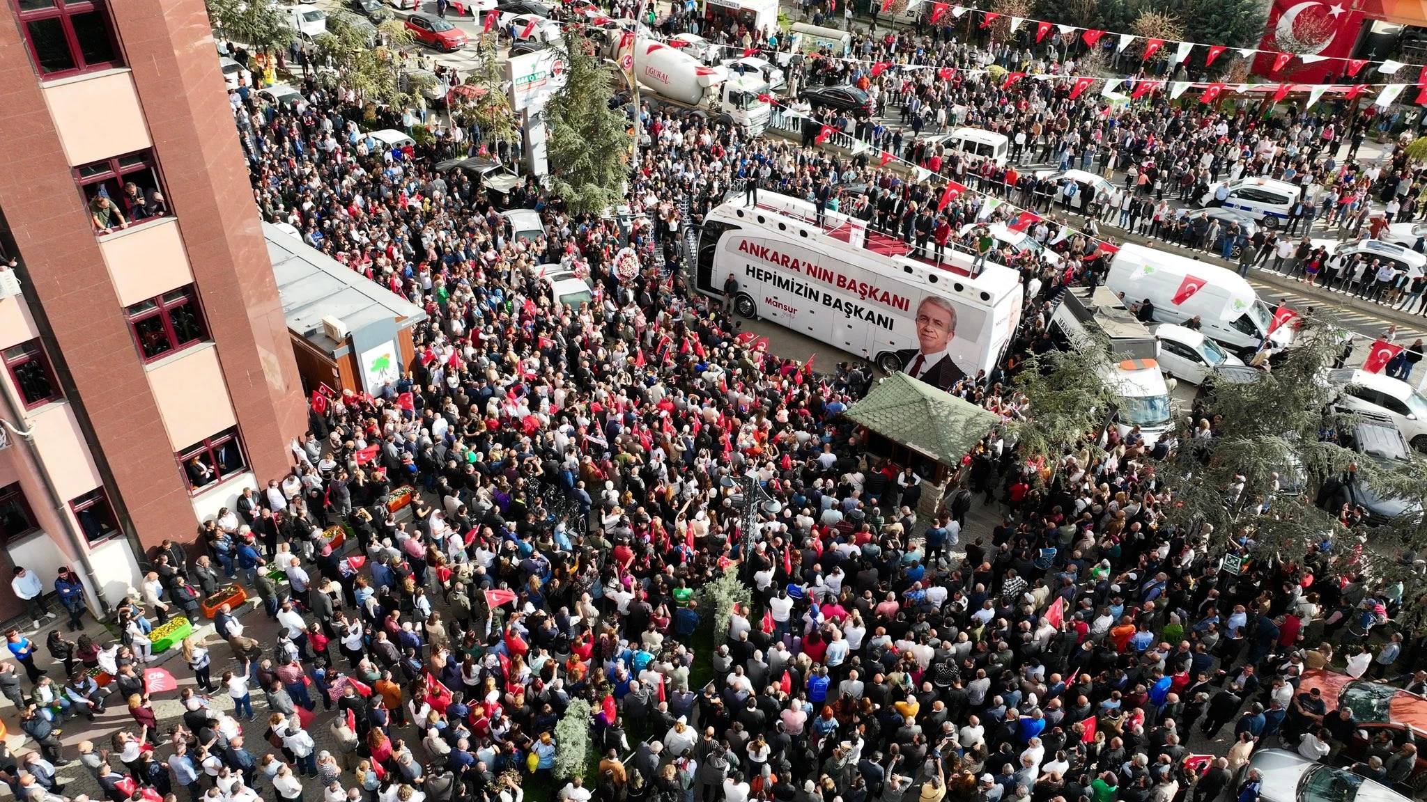 ABB Başkanı Yavaş, Mamak'ta devir teslim törenine katıldı!